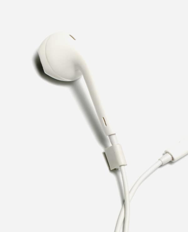 Earphones-gallery-img3 q